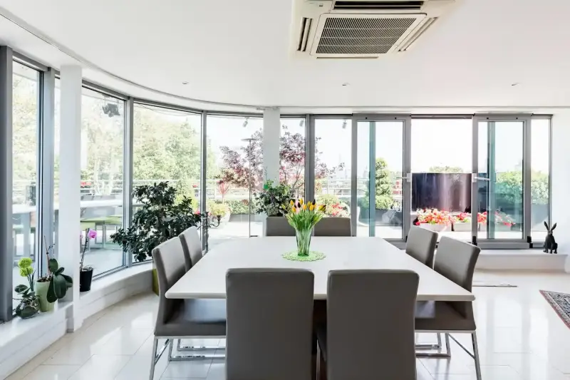 High-rise Penthouse in the Heart of Clerkenwell in Clerkenwell